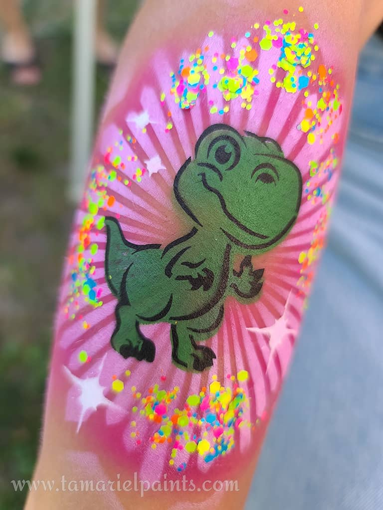 Airbrush design with dinosaur